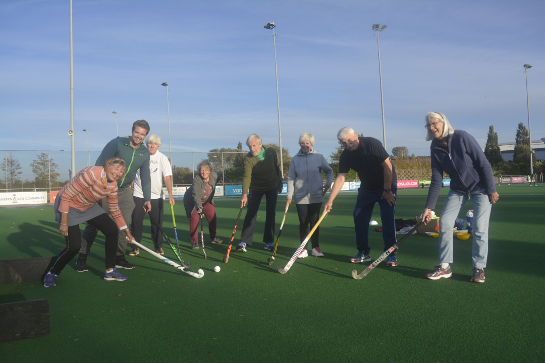 Sluit je aan bij onze gezellige 65+ hockeygroep! Nieuws afbeelding
